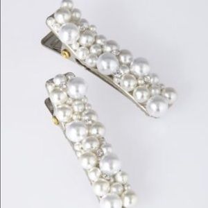 Small pearl cluster barrette set